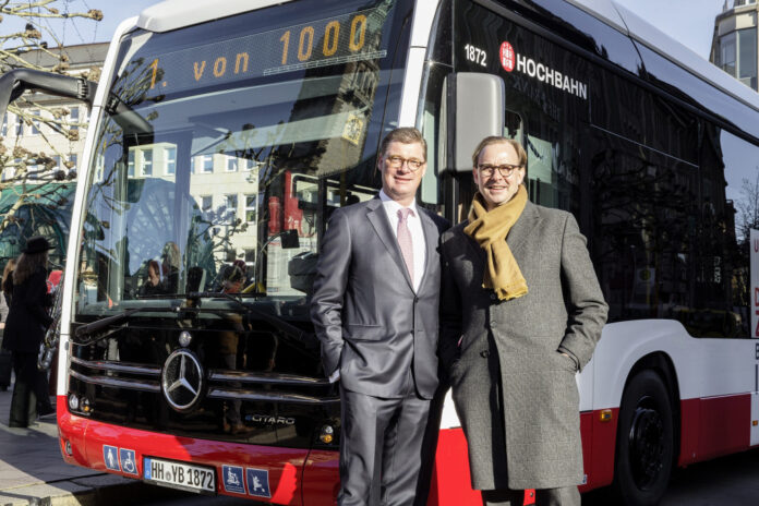 Der Mercedes-Benz eCitaro elektrisiert Hamburg: Neues Rahmenabkommen über weitere Lieferungen an die Hamburger Hochbahn AGThe Mercedes-Benz eCitaro